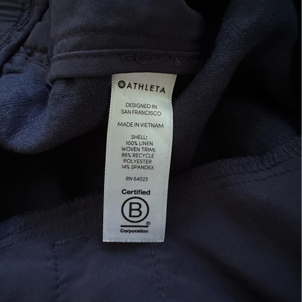 Athleta Women's Navy Shorts - Picture 11 of 12